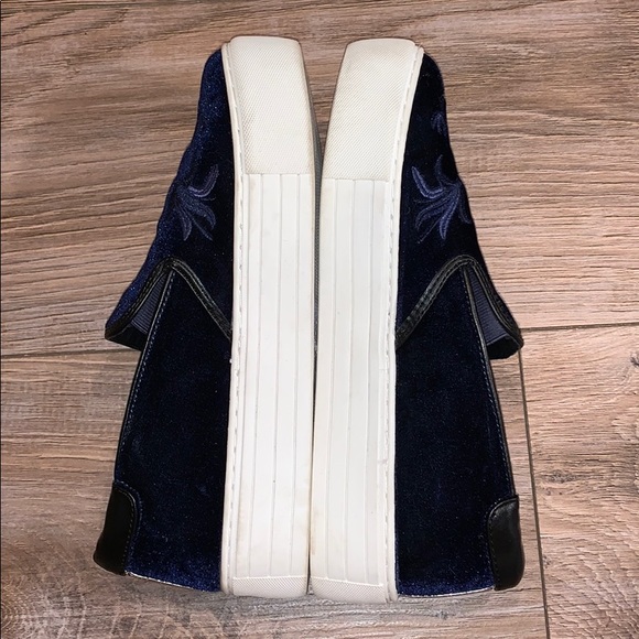 Kenneth Cole Alesy Blue Velvet Platform Sneaker - Picture 7 of 8